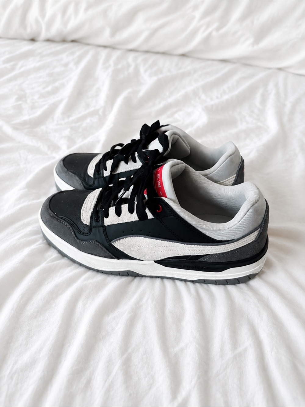 Puma Men Rebound Retro Black and White Men's Low-Top Sneakers with Red Accent - Picture 1 of 4